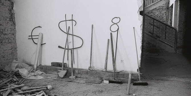 Verpflichtungen für Asylbewerber*innen - Dilemma zwischen Zwang und einziger Möglichkeit, etwas zu tun