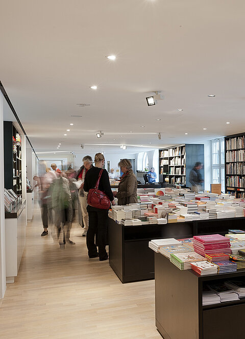 Lenbachhaus Buchhandel Museumsshop Besucher Kunden