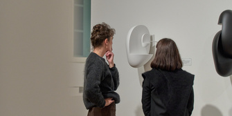 Iman Issa. Lass uns spielen