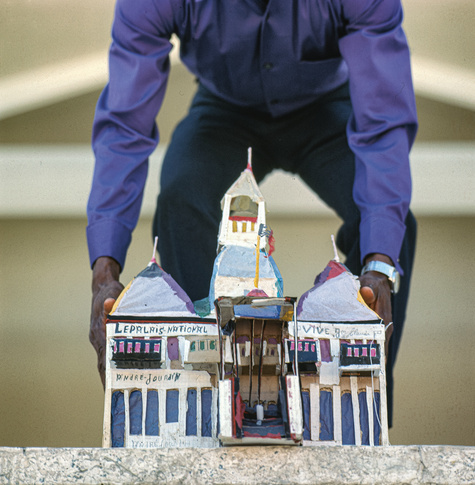 Leonore Mau, Untitled (Model of the National Palace), Haiti, between 1972–1978, photograph / medium format. © bpk / S. Fischer Stiftung / Leonore Mau