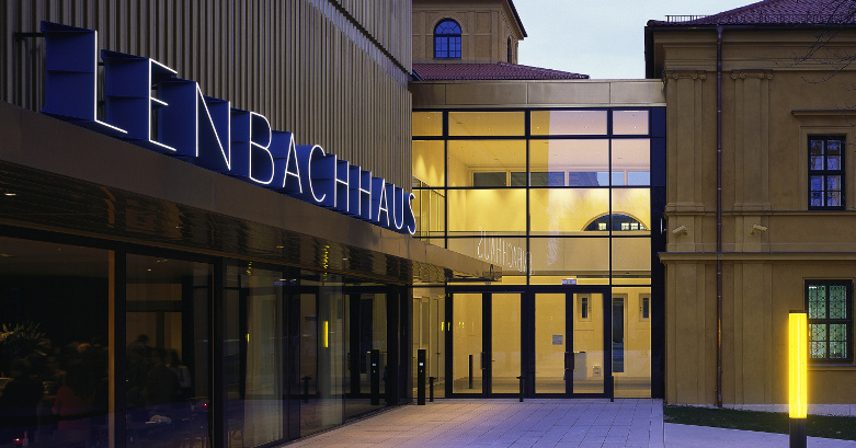 A Lenbachhaus Városi Galéria és Kunstbau kertje