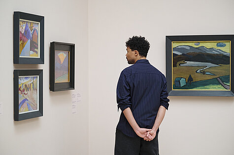 Ausstellungsansicht, Über die Welt hinaus. Der Blaue Reiter, Städtische Galerie im Lenbachhaus und Kunstbau München, 2026. Foto: Lukas Schramm, Lenbachhaus