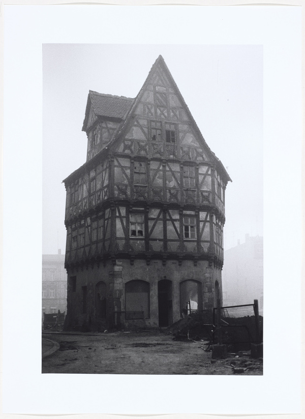 Helga Paris, Aus der Mappe: "Häuser und Gesichter, Halle 1983-1985", 1983-1985