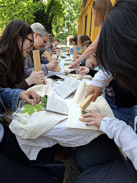 Plant Pounding, Buntes Garten Ciao, Lenbachhaus Munich, 2026. 